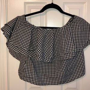 semi crop top black and white